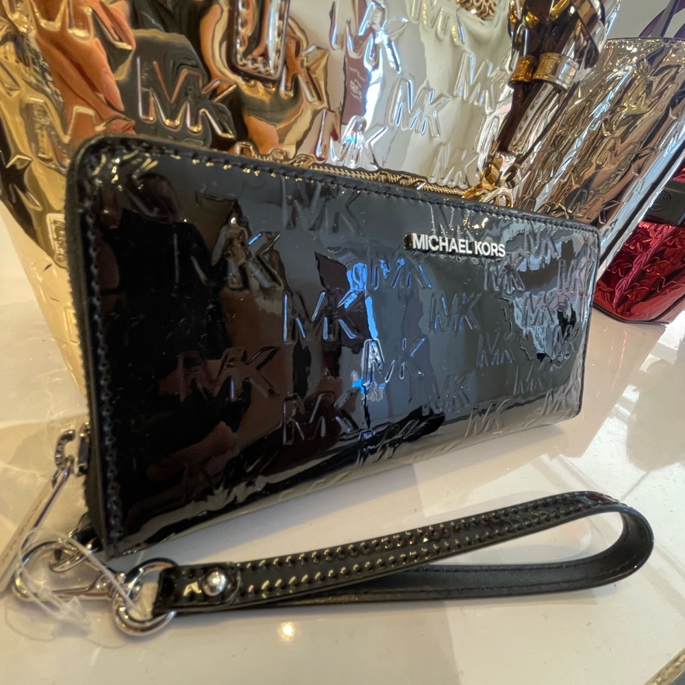 MICHAEL KORS Jet Set Larg Patent Logo Debossed Continental Wallet Wristlet Phone - Picture 10 of 16